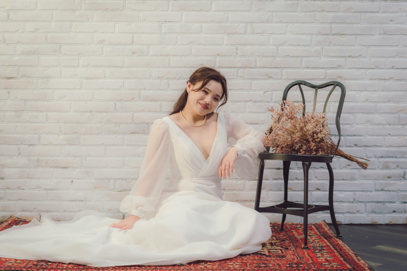 ドレスはお洒落なスレンダーライン