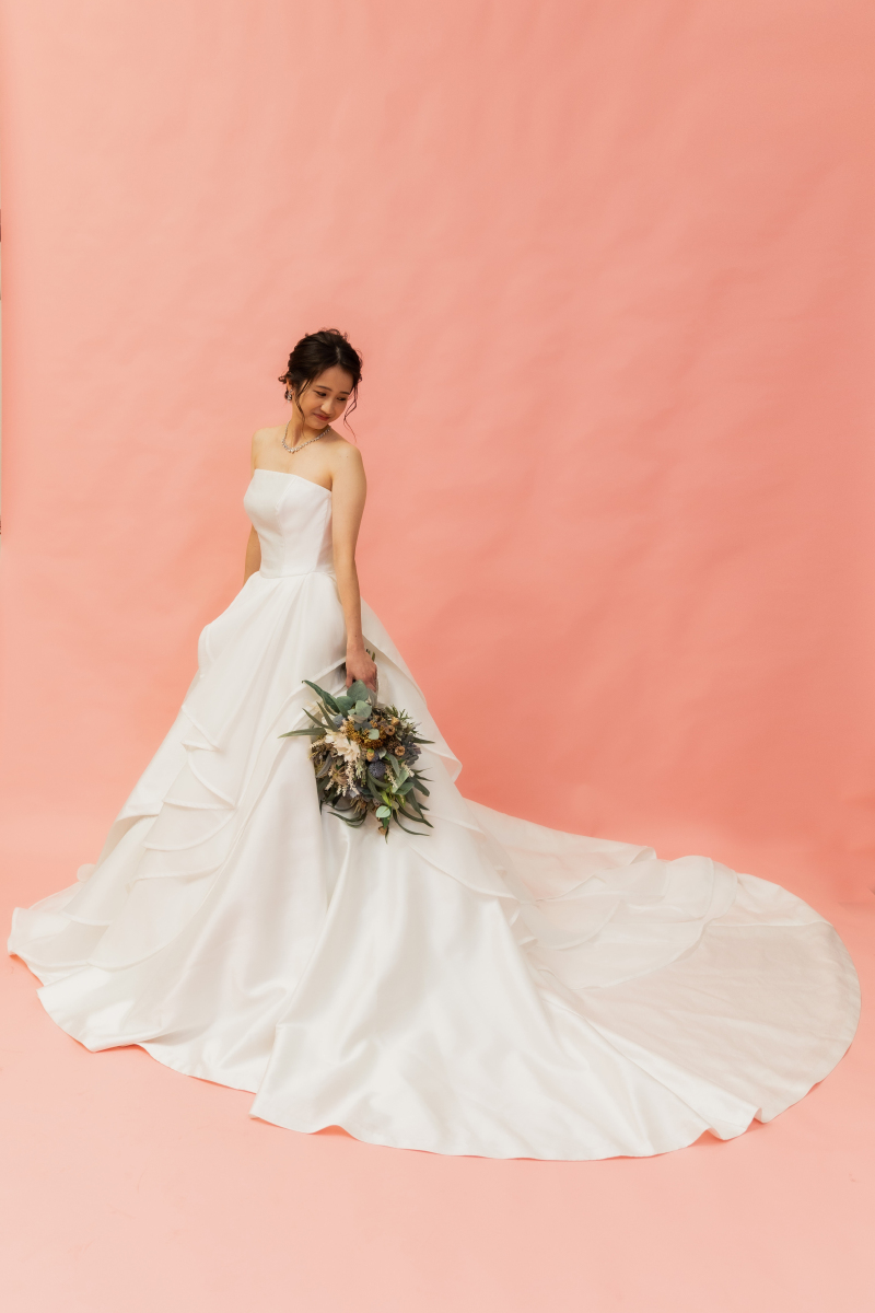 お気に入りのドレスをセレクト