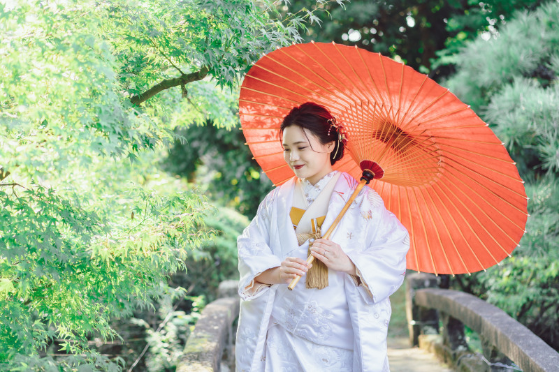 白無垢×ゴールド小物