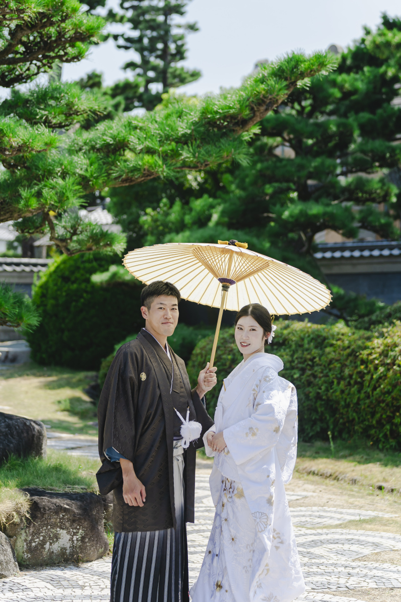 庭園での和装ショットから