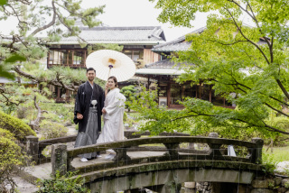 風情溢れる日本庭園で憧れの和装ロケフォト♪