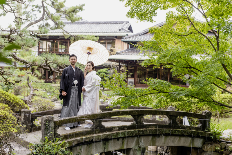 風情溢れる日本庭園で憧れの和装ロケフォト♪