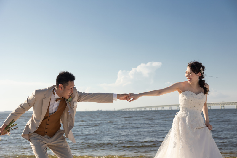 海沿いを楽しく歩いて