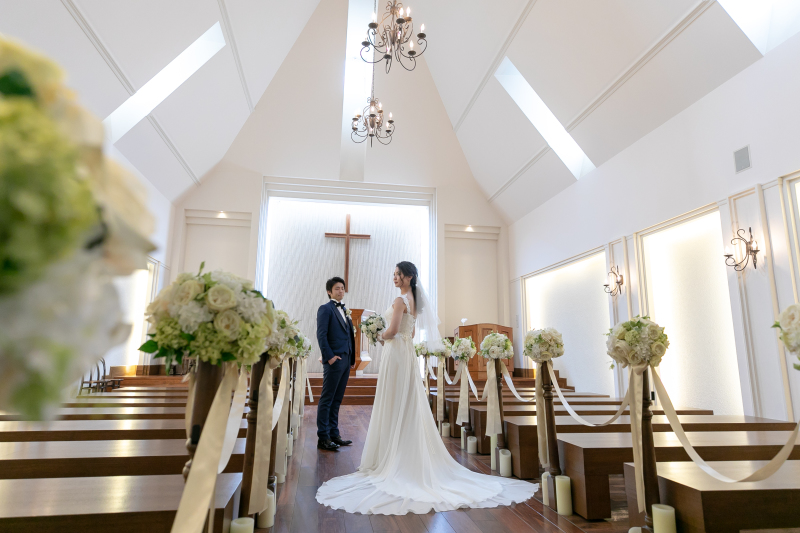 木の温もり溢れるアットホームチャペル