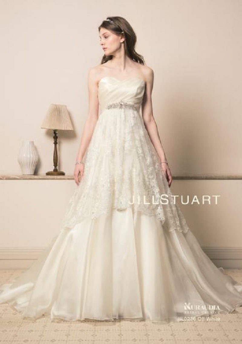 DRESS AND STYLESりんくう店_ウエディングドレスが豊富