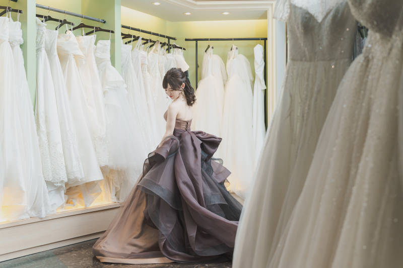 DRESS AND STYLESりんくう店_衣装の試着ができる