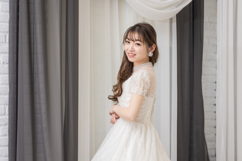 【洋装1点ヘアメイク&データ付】運命感じるとっておきの一着でソロウェディング!今だから残せる写真を♪