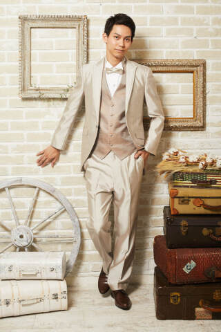 ベージュタキシード