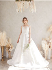 050060インポートブライダルサテン胸元刺繍編上げドレス