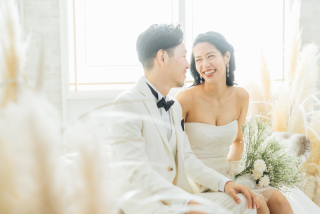 弾ける笑顔がとっても素敵❤︎スタジオ2着ウェディングフォト