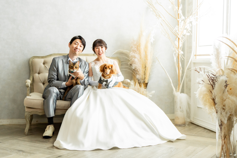 ワンちゃんネコちゃんと一緒に♡スタジオウェディングフォト