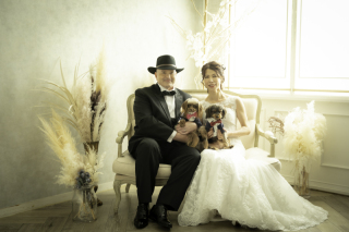 ワンちゃん2匹と一緒に♡スタジオウェディング