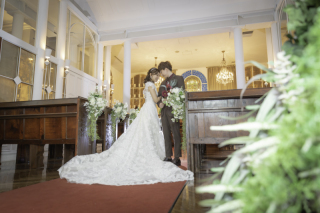 2人だけの空間で煌めく教会フォトウェディング