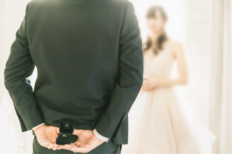 婚約指輪とともに...