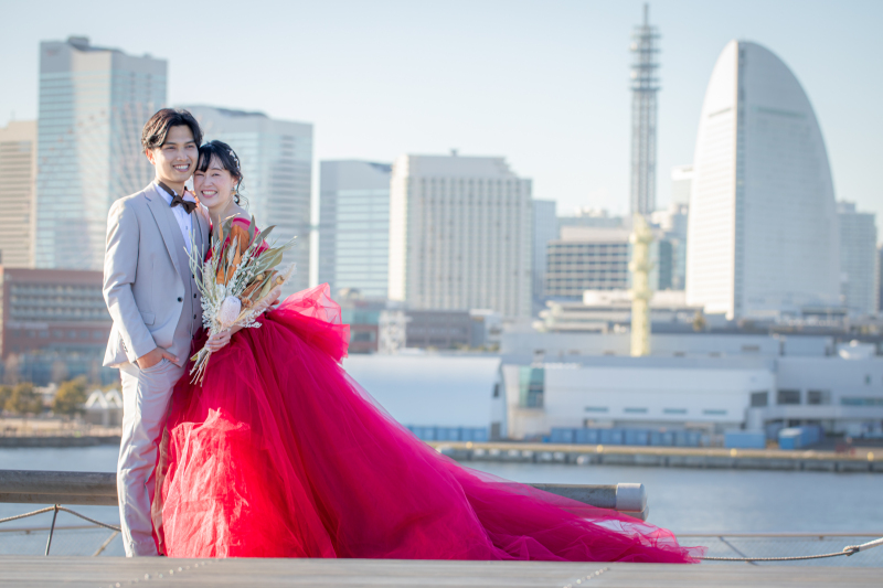 真っ赤なドレスがとっても素敵♡大さん橋デイフォト