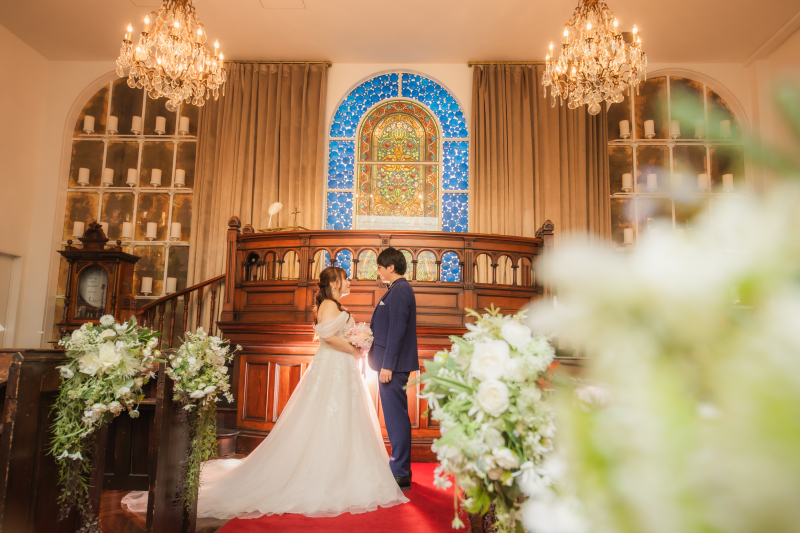 ロマンチックなチャペルで教会ウェディングフォト♡