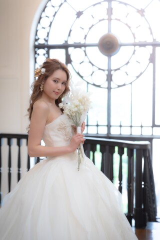 ロケーションの持ち味を最大限生かす光を探します。お肌の綺麗さを最優先してセレクト・編集させていただきます。