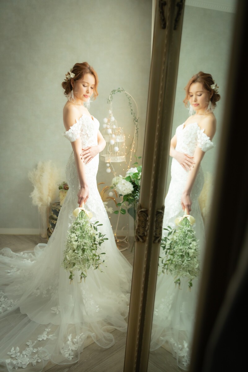 ヘアメイクやドレス、背景の非日常感を演出しつつ、ご本人本来の素敵な雰囲気をお写真に残すお手伝いをさせていただきます。