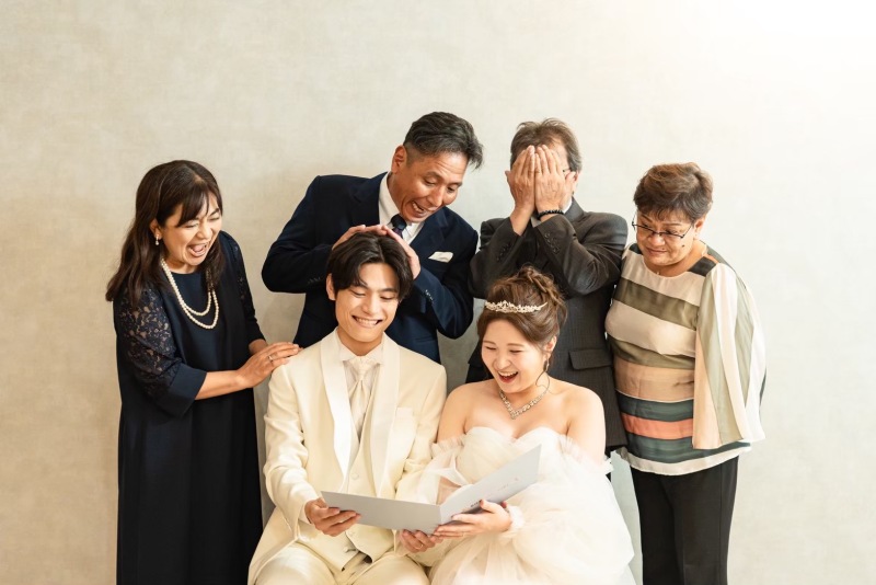 《ファミリーフォト》ご両親様・お子様とウェディングフォト！追加料金なしで衣装選び放題・美容込みのお手頃プラン
