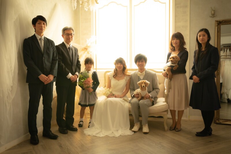 《ファミリーフォト》新郎新婦+5名様まで撮影可能!記念日やカジュアルウェディングに〇 ドレス・タキシード・ヘアセット付プラン