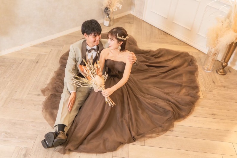 《スタジオベーシックプラン》撮影当日に衣装選びの1日完結プラン。店内衣装、小物追加料金なし!