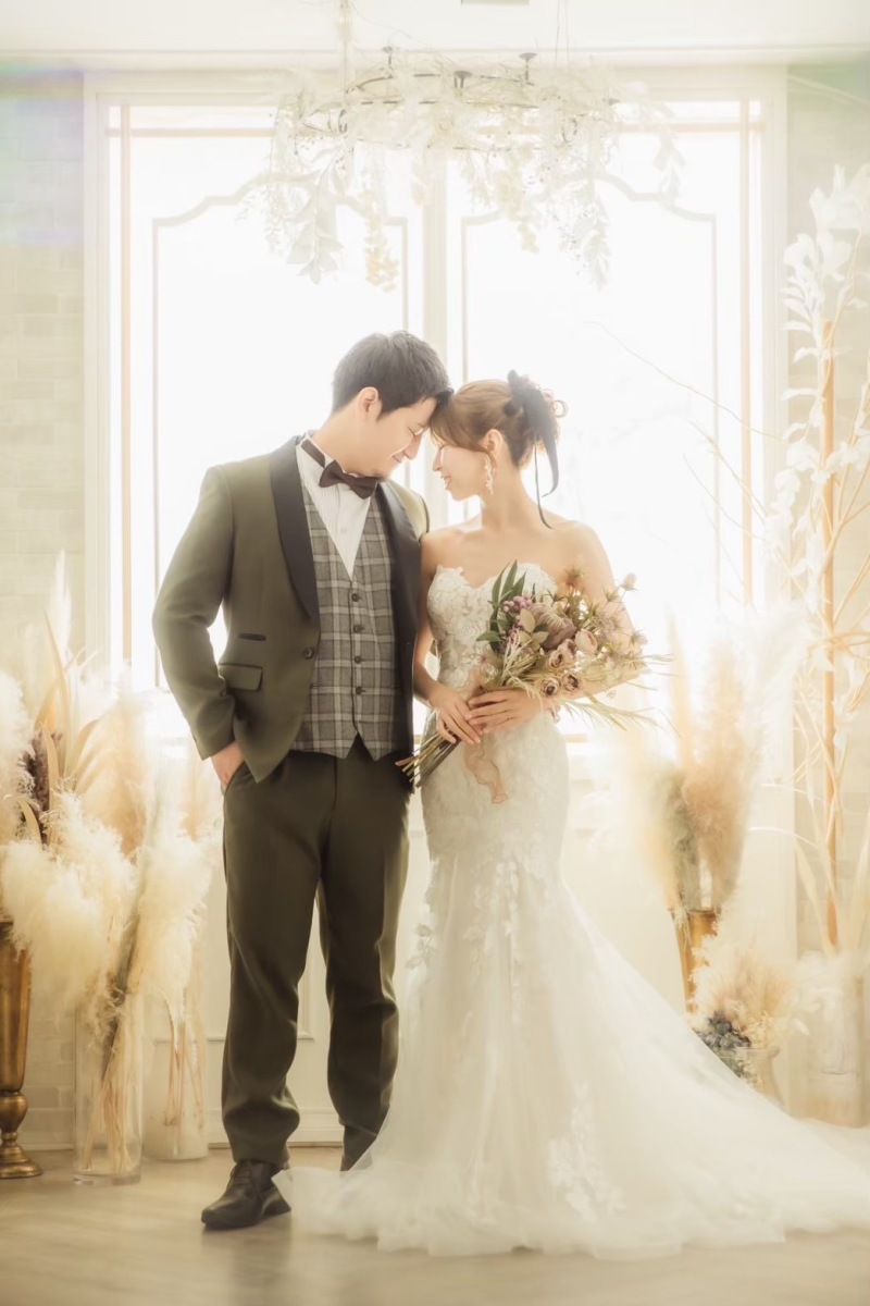 《スタジオベーシックプラン》撮影当日に衣装選びの1日完結プラン。店内衣装、小物追加料金なし!