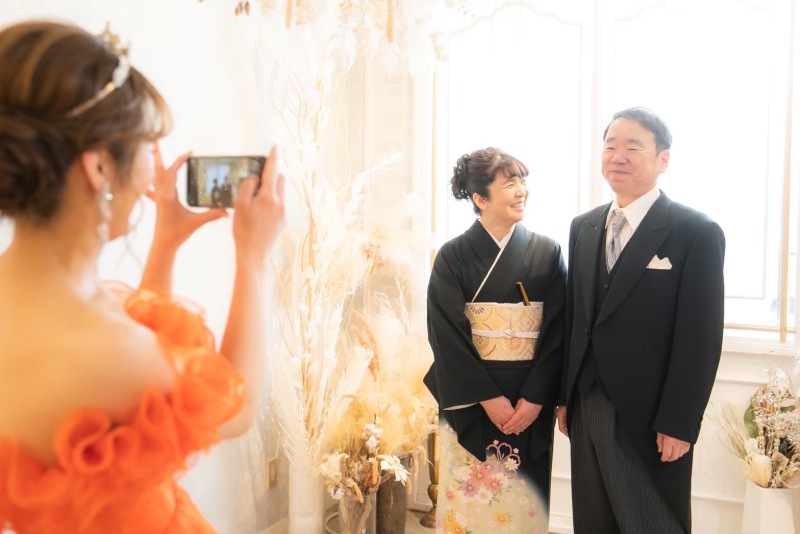 《ファミリーフォト》新郎新婦+5名様まで撮影可能!記念日やカジュアルウェディングに〇 ドレス・タキシード・ヘアセット付プラン