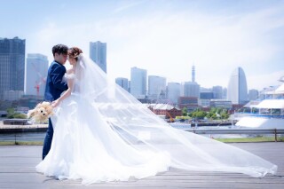 日中なので笑顔やドレスもよく映えて爽やかな撮影ができます。申請手配代行で負担は一切なし。気楽にロケーション撮影ができるのはここ!