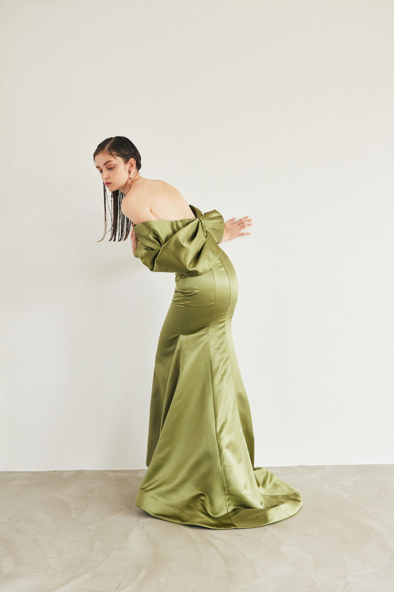 サテンオフショルダーカーキマーメイド60710