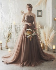 チョコレートブラウンのAラインドレス