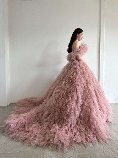 ふわふわモーヴピンクドレス
