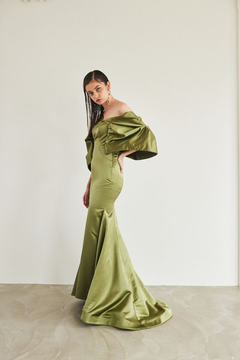 サテンオフショルダーカーキマーメイド60710
