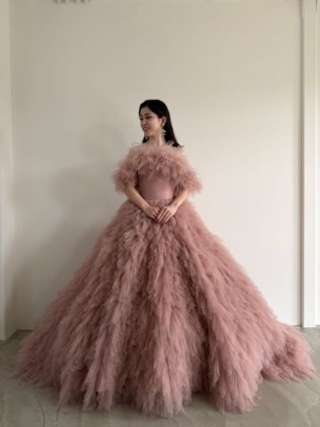ふわふわモーヴピンクドレス