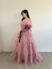 ピンクティアード編み上げドレス