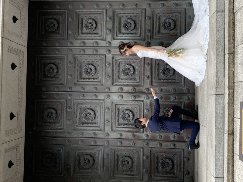 明治生命館外観にて