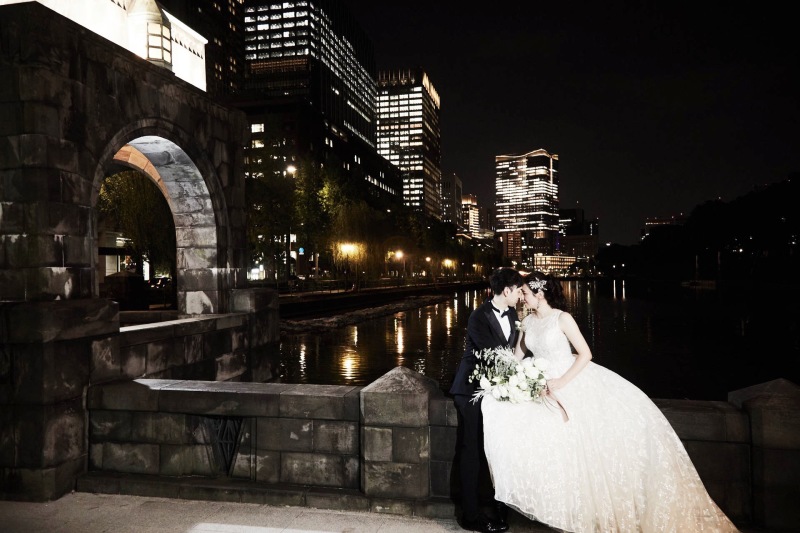 和田倉門沿いの川沿いで