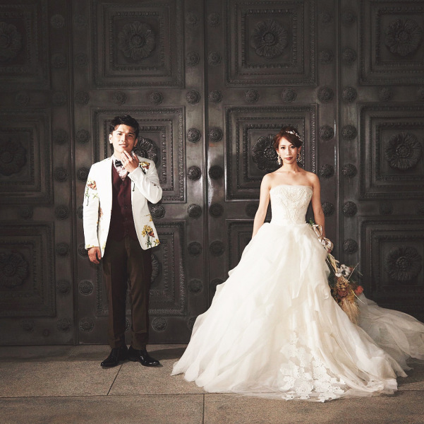 明治生命館外観前にて