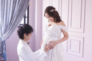 スタジオ撮影・ウェディングドレスとマタニティ衣装2着付き