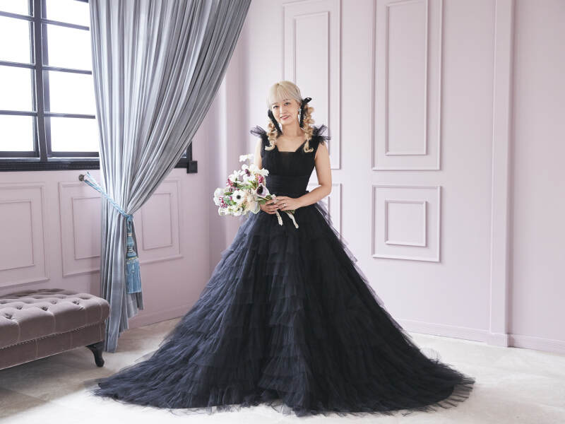 スタジオ撮影・カラードレスでウェディングフォト