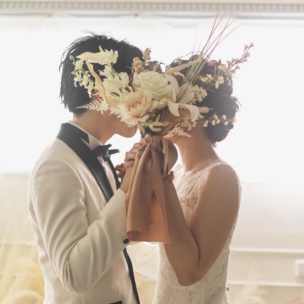 まずはおしゃれなブーケで隠しショット