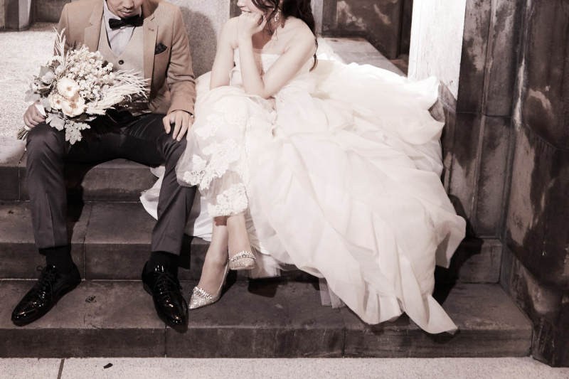 和田倉門での顔なしシューズ見せカット