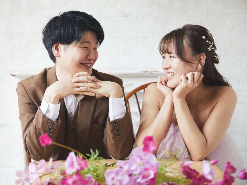 ピンク色のドレスで撮影開始！