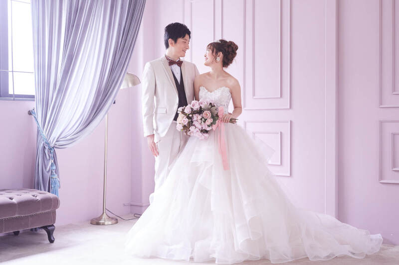 【インポートドレス2着(事前試着付き)】スタジオフォトウェディングプラン