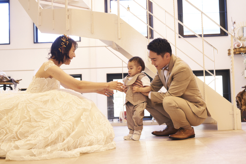 【大切なご家族と一緒に♪】ドレス1着+スタジオ撮影|衣装選び〜撮影まで1日完結!