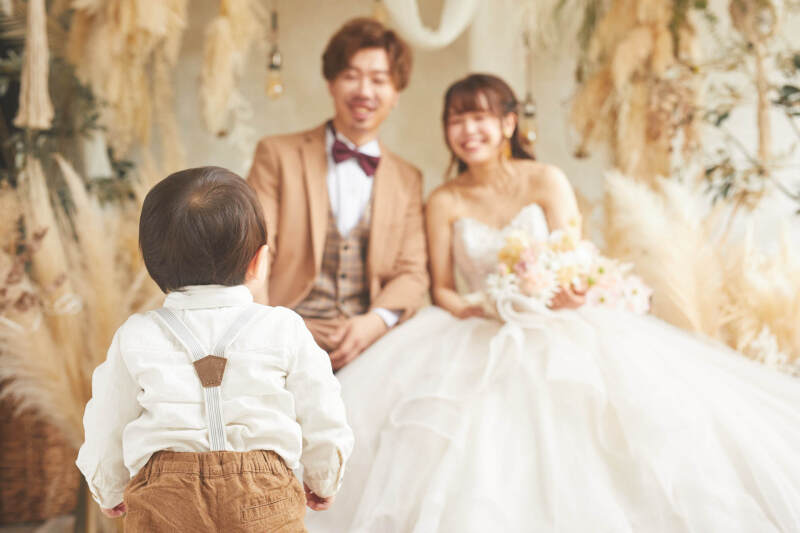 【大切なご家族と一緒に♪】ドレス1着+スタジオ撮影|衣装選び〜撮影まで1日完結!