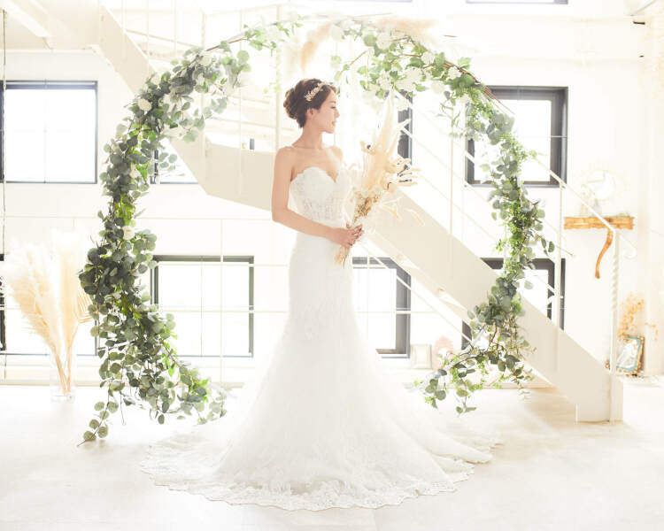 【10月末まで限定♥ソロフォト】ハイブランドドレス選び放題！2着付当日完結スタジオプラン ¥110000→¥77000
