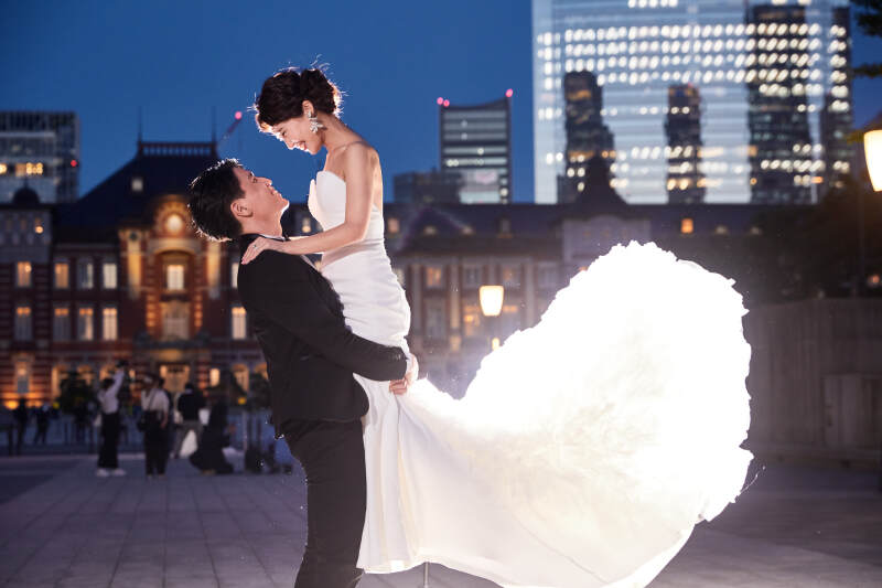 【フォトレイト限定】スタジオ撮影プレゼント!丸の内2カ所ロケ(イルミ撮影込み)更に店内全ての衣装から選び放題!