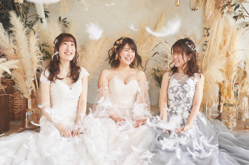 インポートドレスでガールズフォトウェディング♥|衣装選び〜撮影まで1日完結!