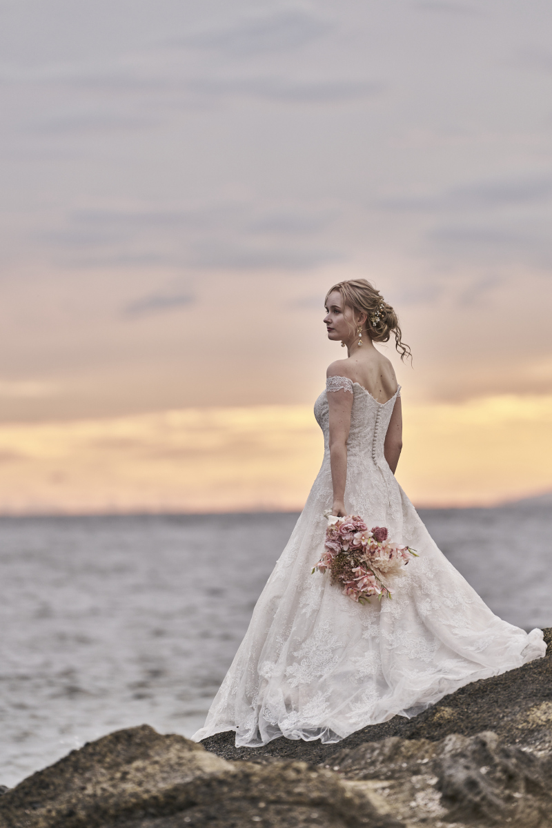 【城ヶ島・森戸海岸ロケーションプラン】衣装選び〜撮影まで1日完結|インポートドレスで海岸ウェディング♪(平日限定)