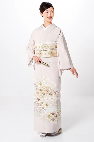 列席衣装（色留袖）